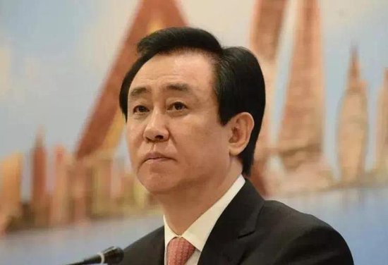 报道称许家印现在常驻广州，不可随意会见外人，首次被证实早已离婚