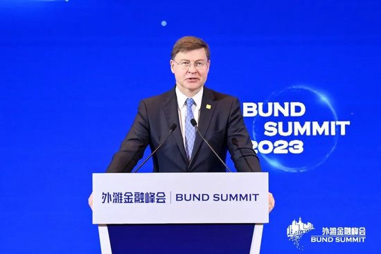 欧委会常务副主席：欧盟无意与中国脱钩，明年欧盟经济将温和增长