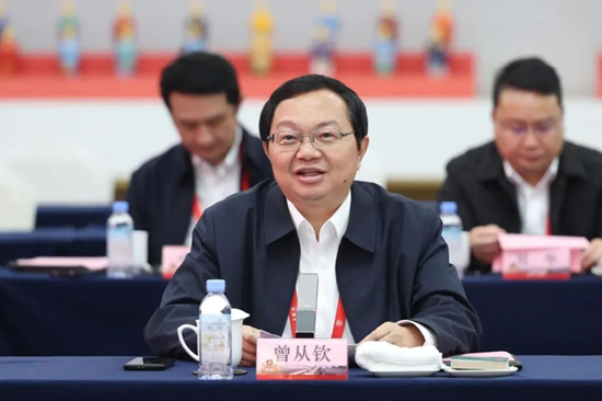 习酒董事长张德芹率队赴五粮液交流考察，共同促进行业新的发展