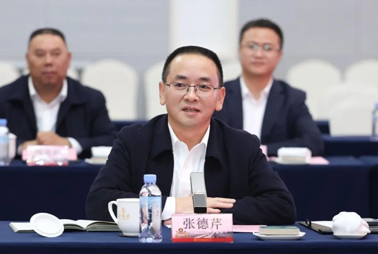 习酒董事长张德芹率队赴五粮液交流考察，共同促进行业新的发展