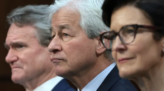 华尔街首席执行官们：拟议中的银行规则将伤害小企业和低收入美国人
