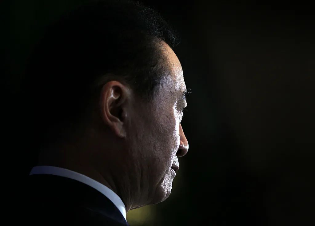 王健林再次甩卖资产，300亿元对赌协议即将到期
