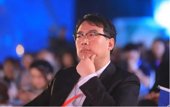 对话前奇葩说辩手储殷：年轻人不要听过来人的建议，要警惕我这种人 | 科创100人