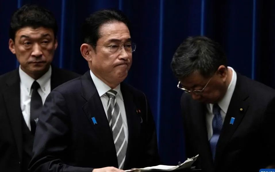 “黑金政治”丑闻，让日本内阁“安倍派”被“连锅端”